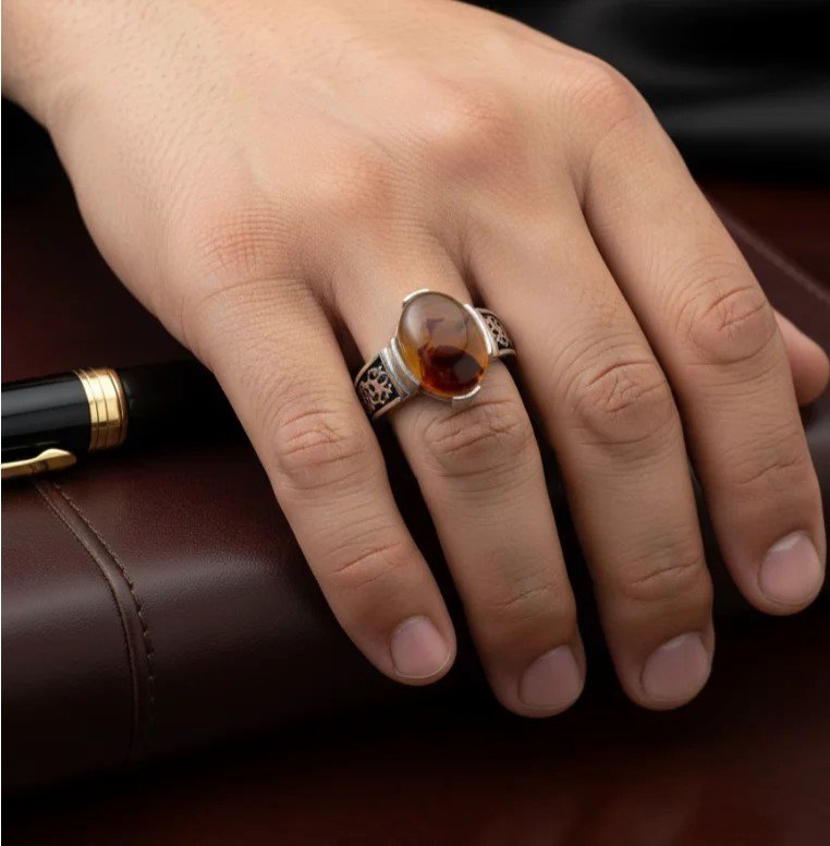 yemeni "illustrative heritage" sterling silver ring the dignity agate