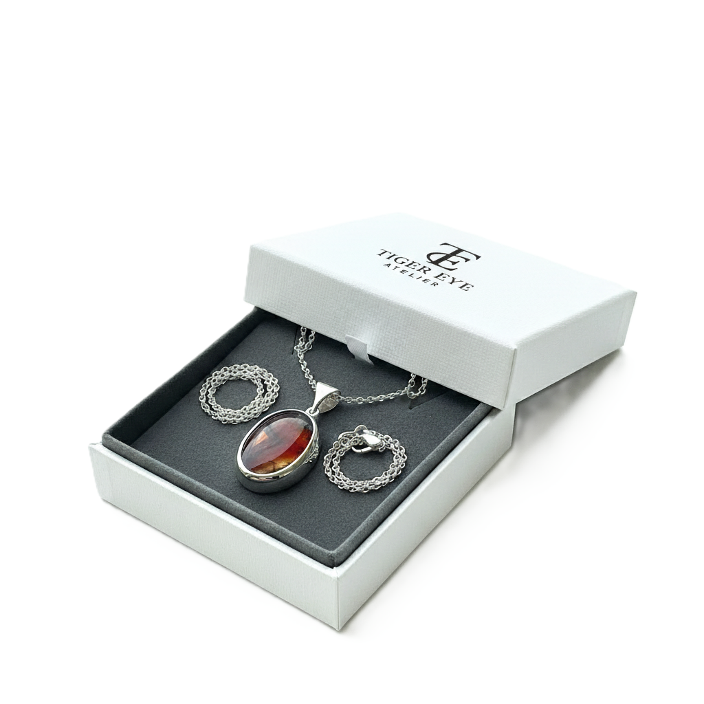 ghost plume vertical yemeni agate (aqeeq) sterling silver pendant necklace ghost plume vertical yemeni agate (aqeeq) sterling silver pendant necklace